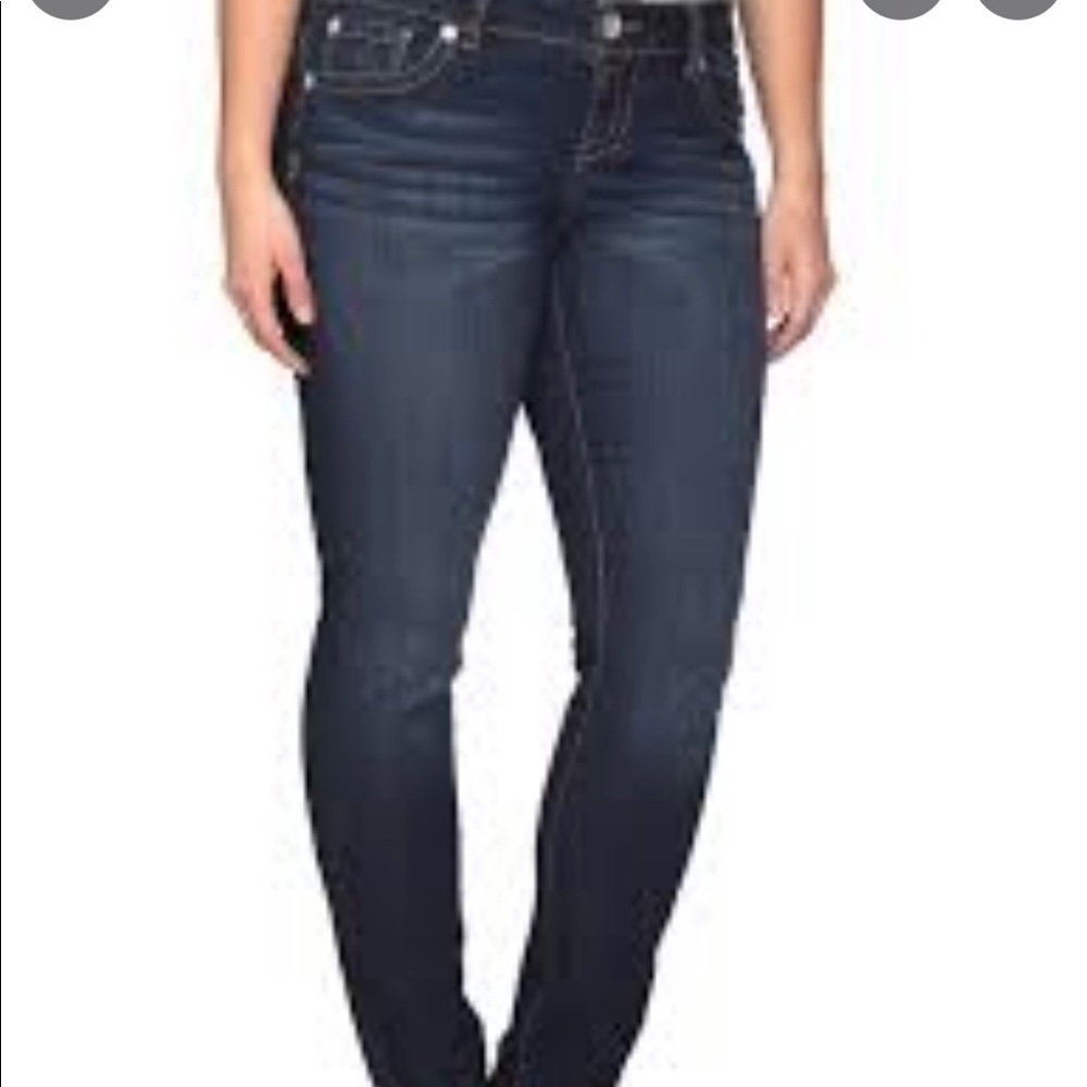 Sz12T Torrid classic skinny vintage medium wash. EUC